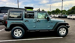 Trim blackout on all exterior plastics